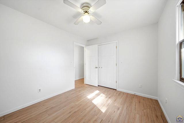 4935 SE Tecumseh RD, Berryton, KS 66409