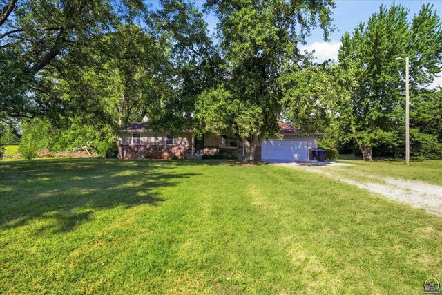 4935 SE Tecumseh RD, Berryton, KS 66409