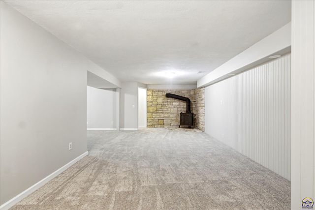 4935 SE Tecumseh RD, Berryton, KS 66409