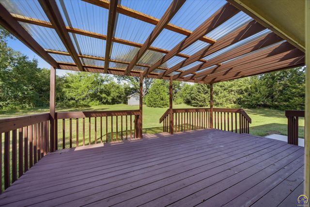 4935 SE Tecumseh RD, Berryton, KS 66409