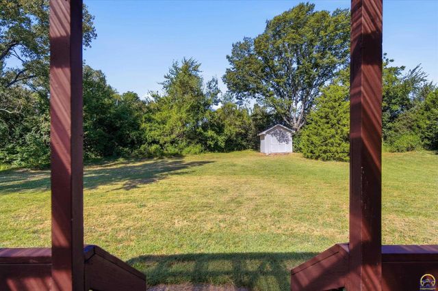 4935 SE Tecumseh RD, Berryton, KS 66409