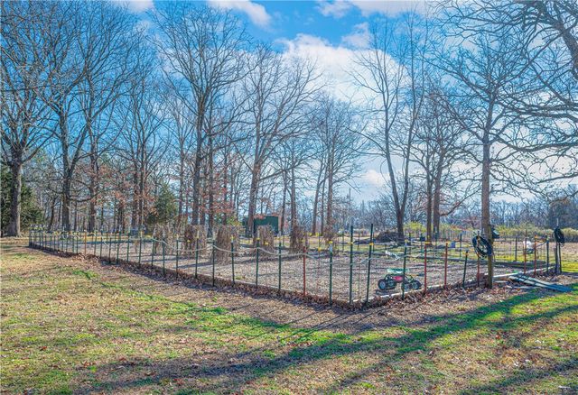 22772 Worthington Road, Gentry, AR 72734