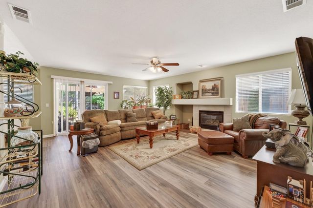 1024 Mabel Josephine Ct, Tracy, CA 95377