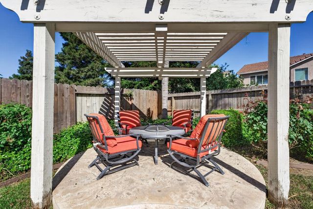 1024 Mabel Josephine Ct, Tracy, CA 95377