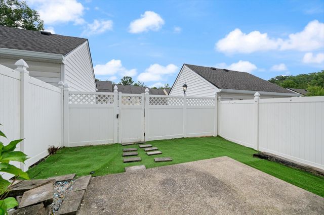 1016 Loxley Dr, Nashville, TN 37211