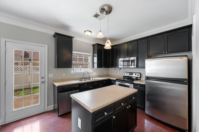 1016 Loxley Dr, Nashville, TN 37211