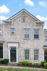 1016 Loxley Dr, Nashville, TN 37211