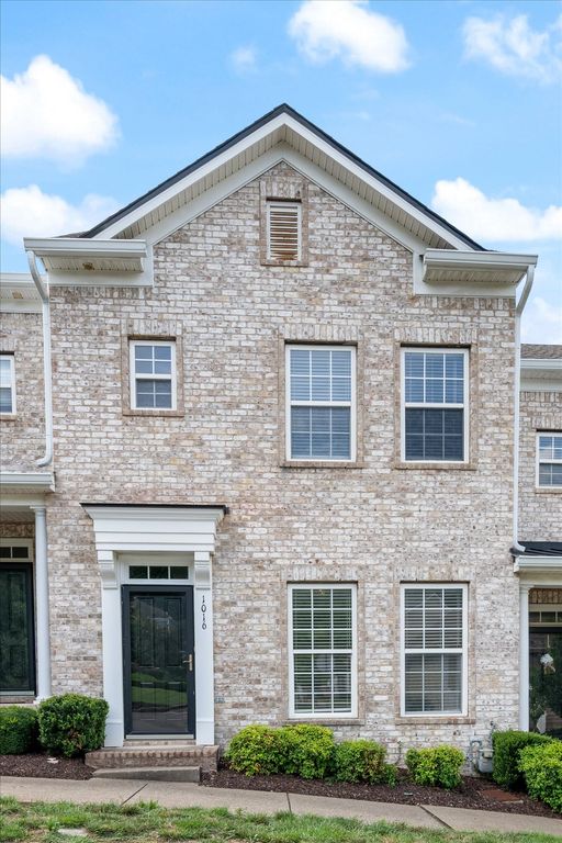 1016 Loxley Dr, Nashville, TN 37211
