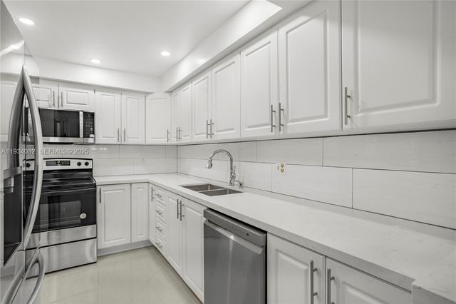 1300 Saint Charles Pl 301, Pembroke Pines, FL 33026