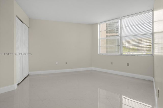 1300 Saint Charles Pl 301, Pembroke Pines, FL 33026