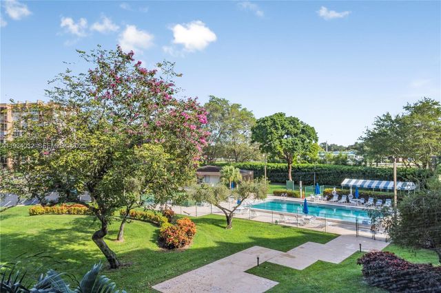 1300 Saint Charles Pl 301, Pembroke Pines, FL 33026