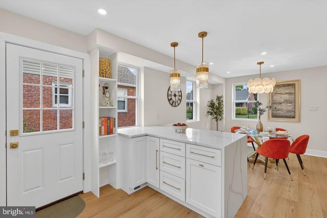 8214 LAUREL DR, Parkville, MD 21234