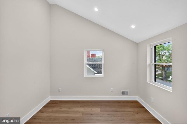 8214 LAUREL DR, Parkville, MD 21234
