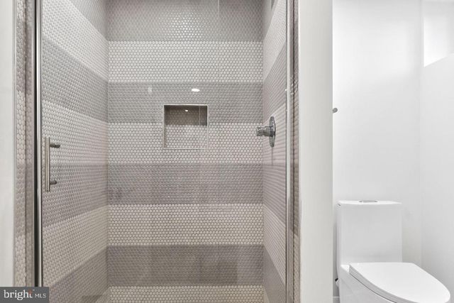 8214 LAUREL DR, Parkville, MD 21234
