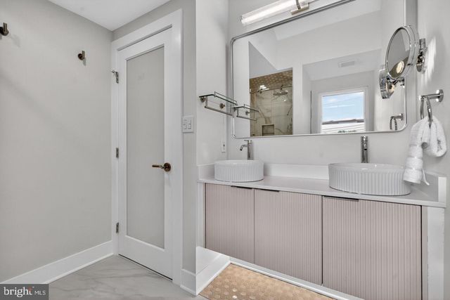 8214 LAUREL DR, Parkville, MD 21234