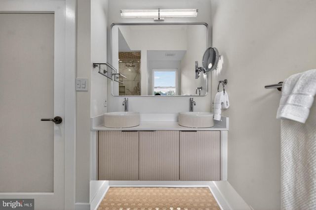 8214 LAUREL DR, Parkville, MD 21234
