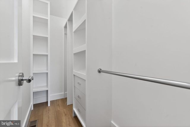 8214 LAUREL DR, Parkville, MD 21234