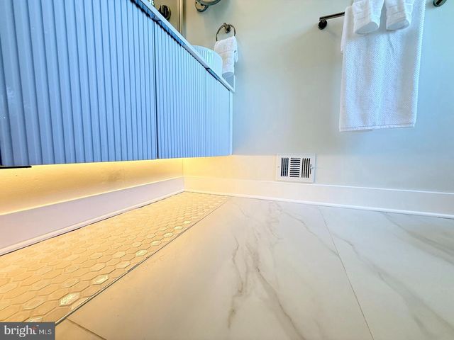 8214 LAUREL DR, Parkville, MD 21234