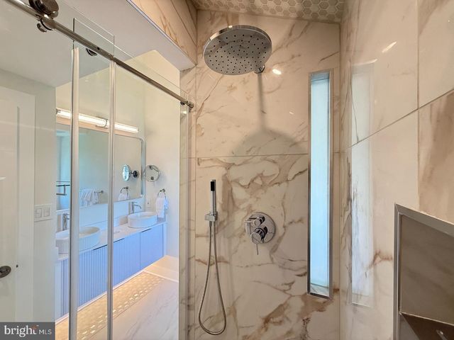 8214 LAUREL DR, Parkville, MD 21234