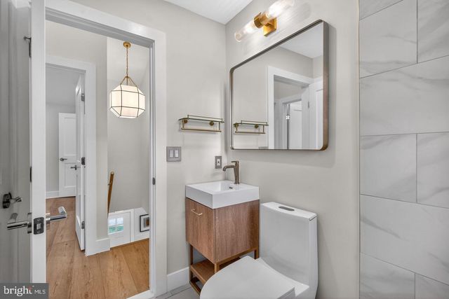 8214 LAUREL DR, Parkville, MD 21234