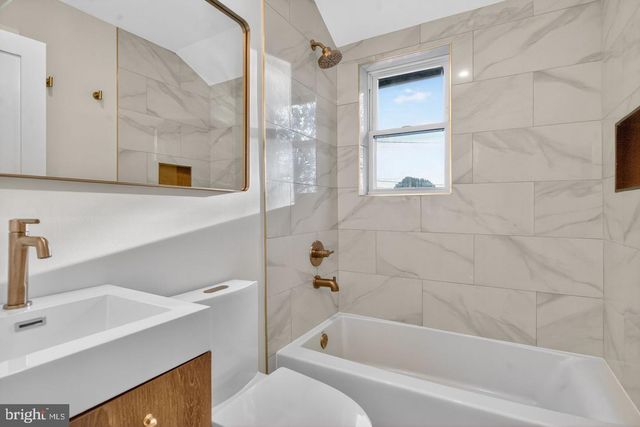 8214 LAUREL DR, Parkville, MD 21234