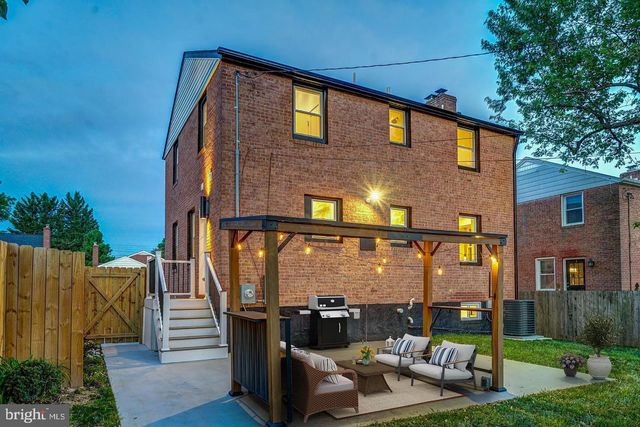 8214 LAUREL DR, Parkville, MD 21234
