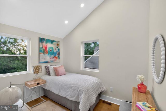 8214 LAUREL DR, Parkville, MD 21234