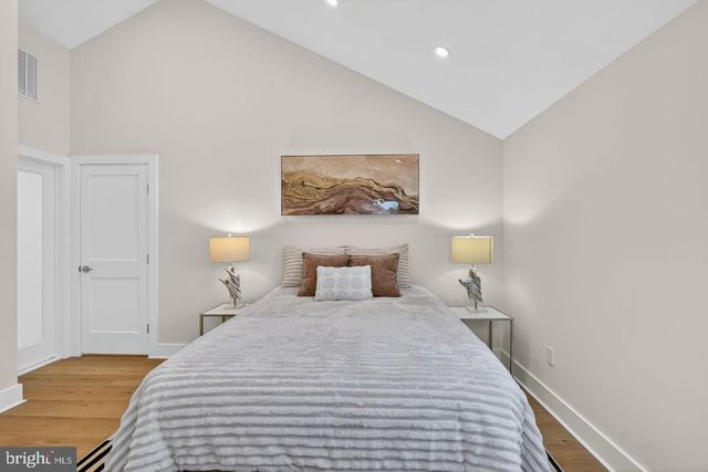 8214 LAUREL DR, Parkville, MD 21234