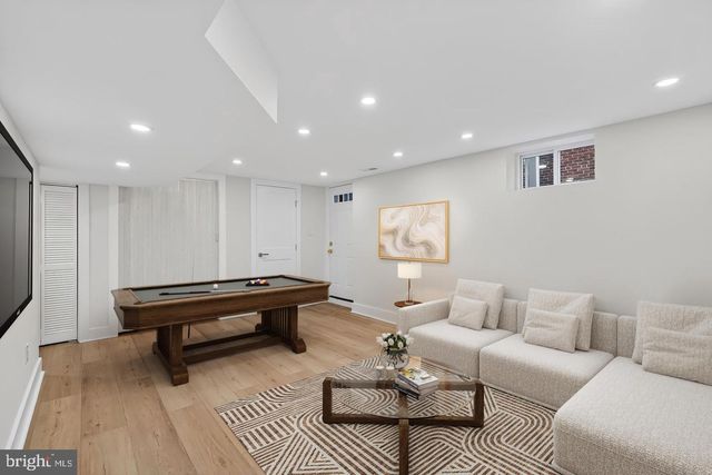 8214 LAUREL DR, Parkville, MD 21234