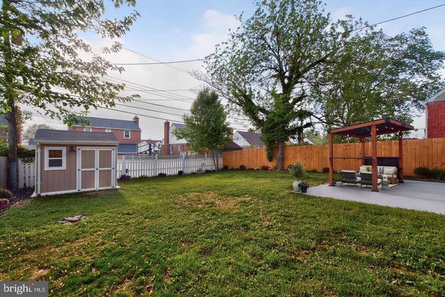 8214 LAUREL DR, Parkville, MD 21234