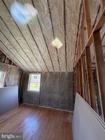8214 LAUREL DR, Parkville, MD 21234