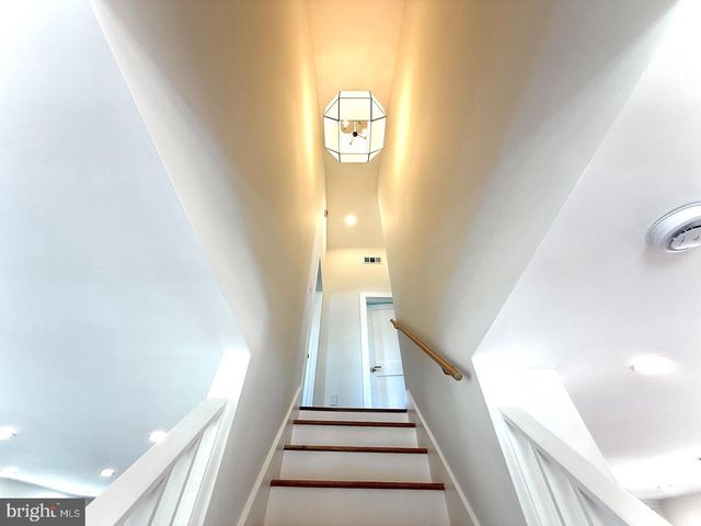 8214 LAUREL DR, Parkville, MD 21234