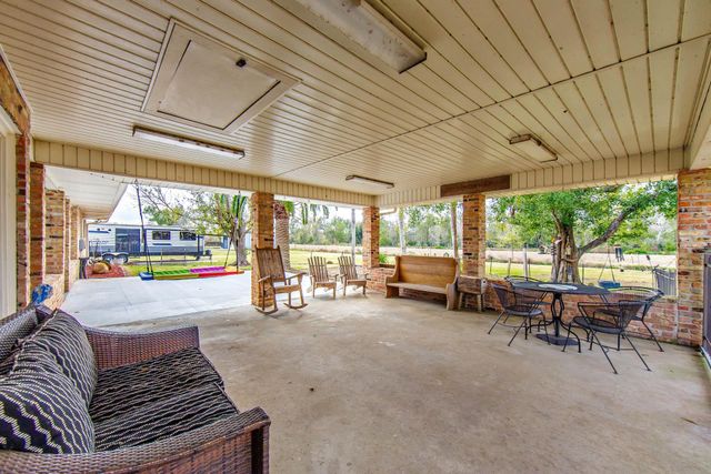 1418 Dr. Beatrous Road, Theriot, LA 70397