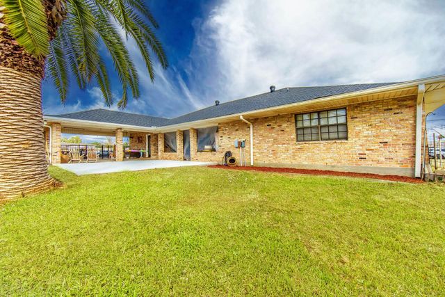 1418 Dr. Beatrous Road, Theriot, LA 70397