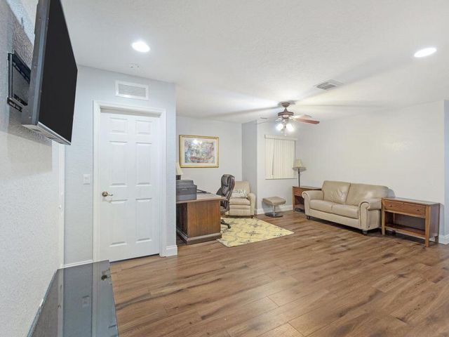 846 Gazetta Way, West Palm Beach, FL 33413