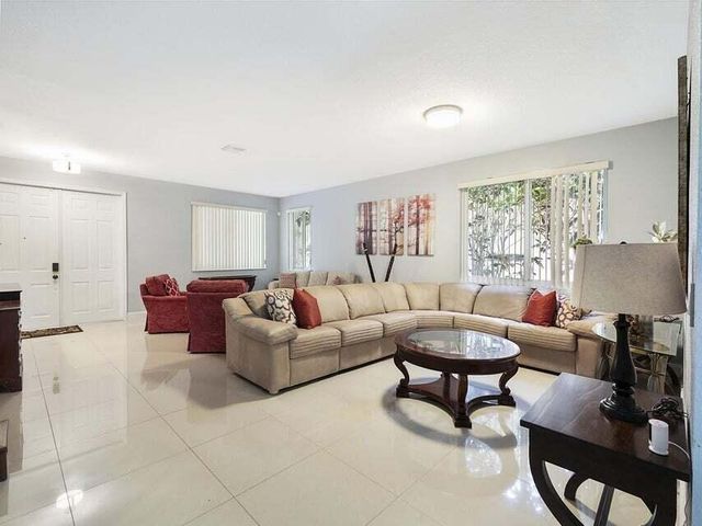 846 Gazetta Way, West Palm Beach, FL 33413