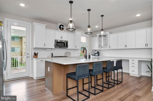 7203 MOUNTAINEER DR, Alexandria, VA 22306