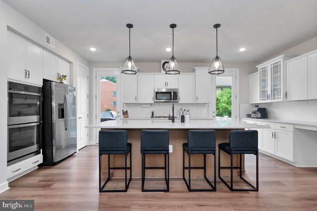 7203 MOUNTAINEER DR, Alexandria, VA 22306