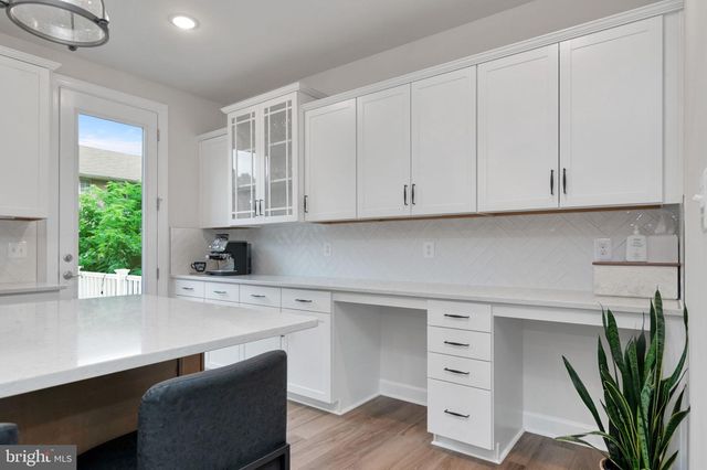 7203 MOUNTAINEER DR, Alexandria, VA 22306