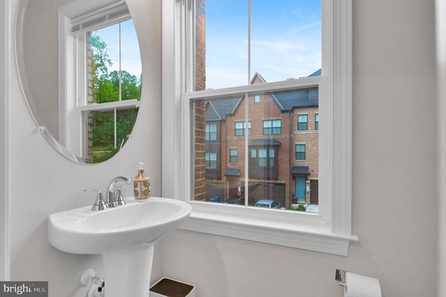 7203 MOUNTAINEER DR, Alexandria, VA 22306