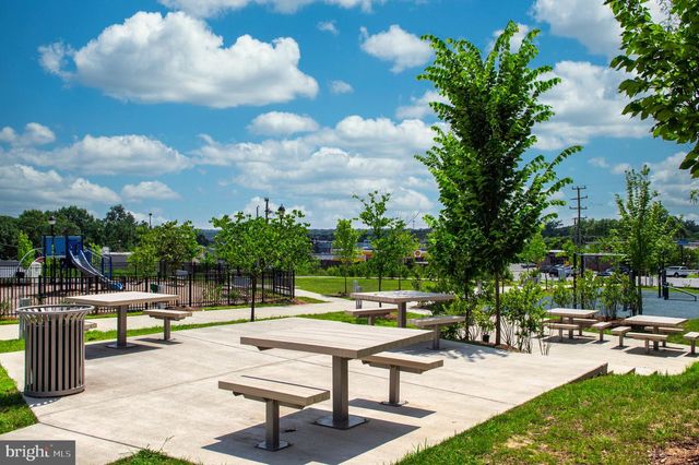 7203 MOUNTAINEER DR, Alexandria, VA 22306