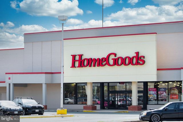 7203 MOUNTAINEER DR, Alexandria, VA 22306