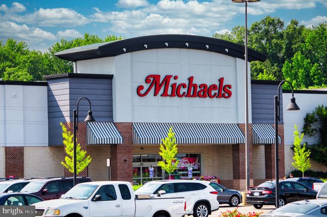 7203 MOUNTAINEER DR, Alexandria, VA 22306