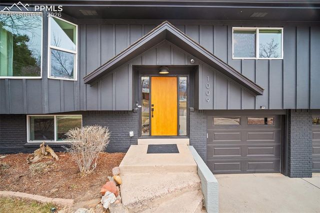 1009 Panorama Drive, Colorado Springs, CO 80904