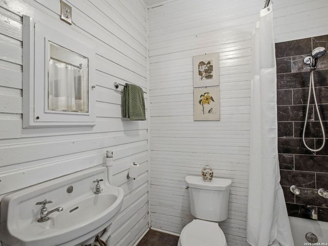 201 E Rische, San Antonio, TX 78204