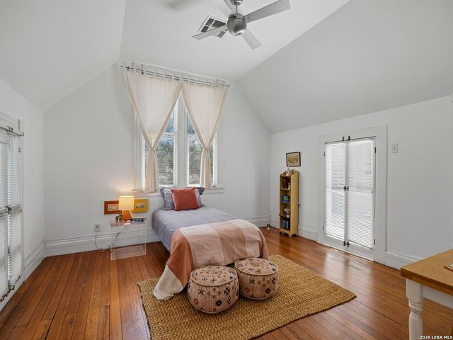 201 E Rische, San Antonio, TX 78204
