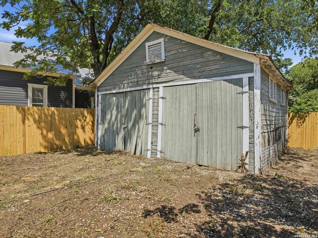 201 E Rische, San Antonio, TX 78204