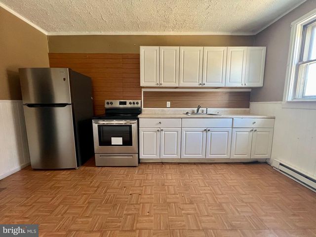 4584 G ST, Philadelphia, PA 19120