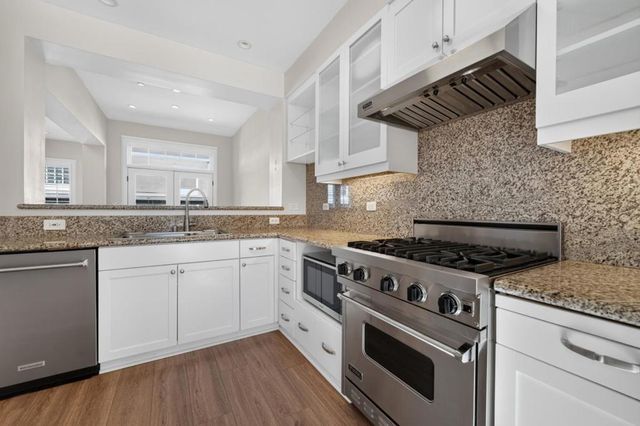 356 Santana Row 305, San Jose, CA 95128