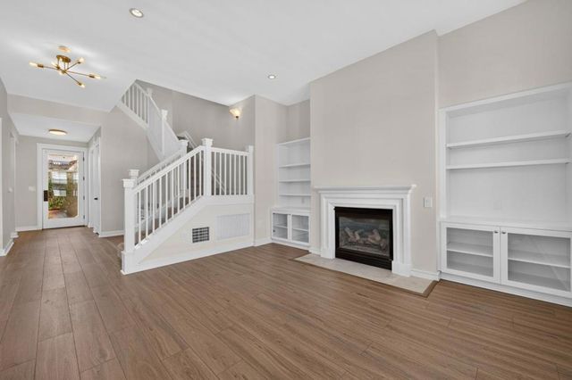 356 Santana Row 305, San Jose, CA 95128